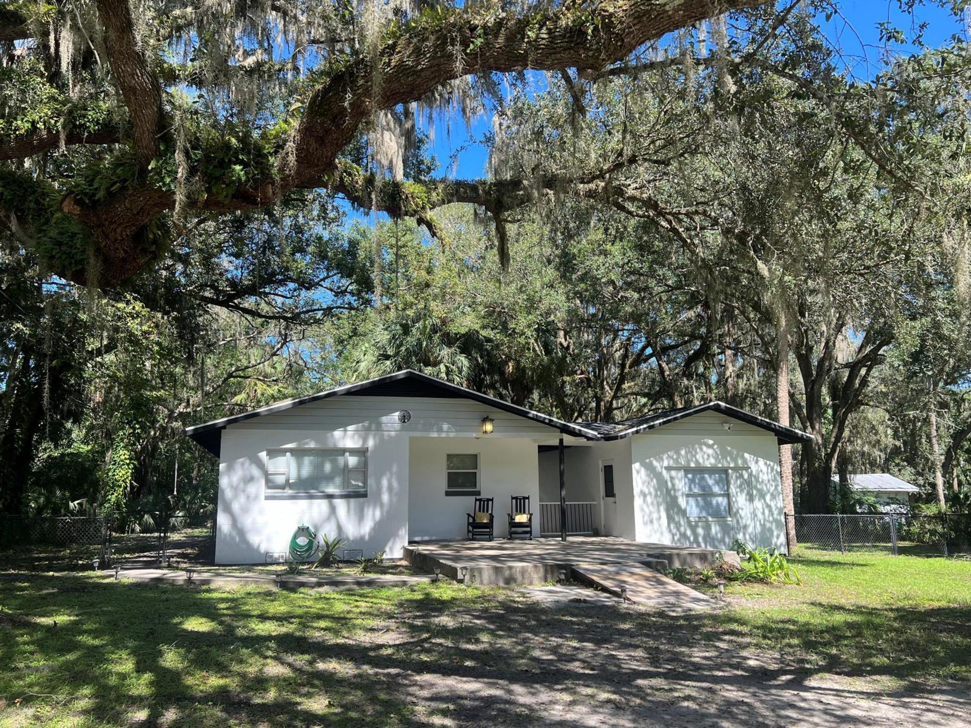 Country Welcome Micanopy